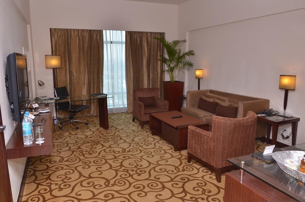 Country Inn & Suites By Radisson, Sahibabad กาเซียบัด ภายนอก รูปภาพ